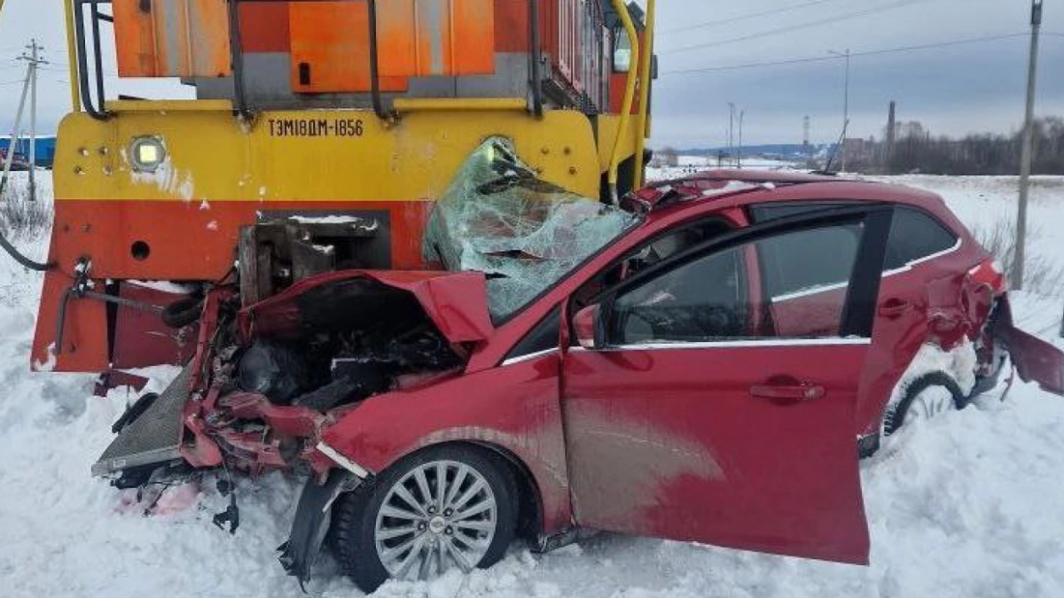 Смертельное ДТП с локомотивом и транспортная реформа: главные новости за март