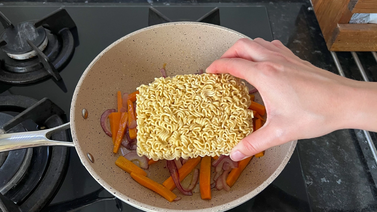 Быстрый и вкусный обед за 15 минут: делаю ресторанное блюдо из Доширака