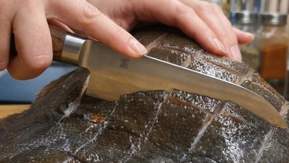 Моряки с Дальнего Востока научили готовить камбалу: вкуснее рыбы в жизни не ел - жаль у нас так никто не делает