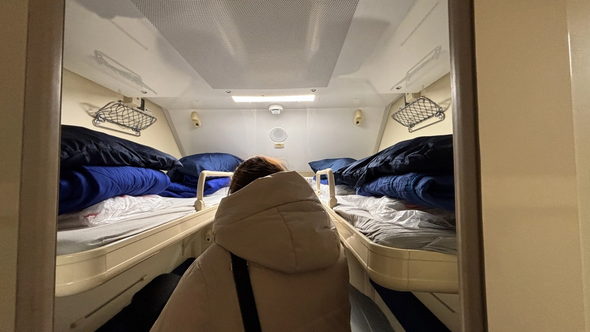 Купила в поезде 2 нижних места, но сразу поняла ошибку: теперь беру 37 и 54 места и еду как царица - двойная экономия