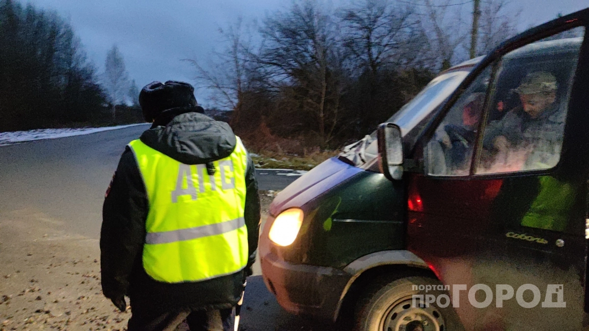 Зачем бывалые водители стали глушить двигатель при остановке инспектора ДПС: хитрая уловка не нарваться на штраф