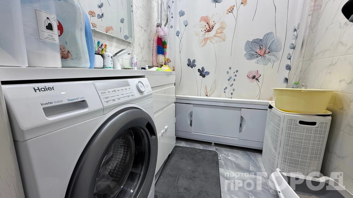 Пластиковые панели на потолке в ванной — прошлый век: новый материал выдержит воду и не испортится