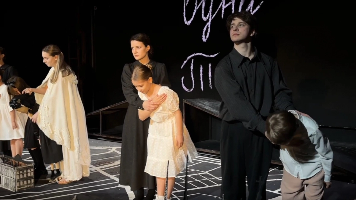 Зрители театра Михалкова в Москве восторженно приняли спектакль театра из Новочебоксарска: "Живые, настоящие"