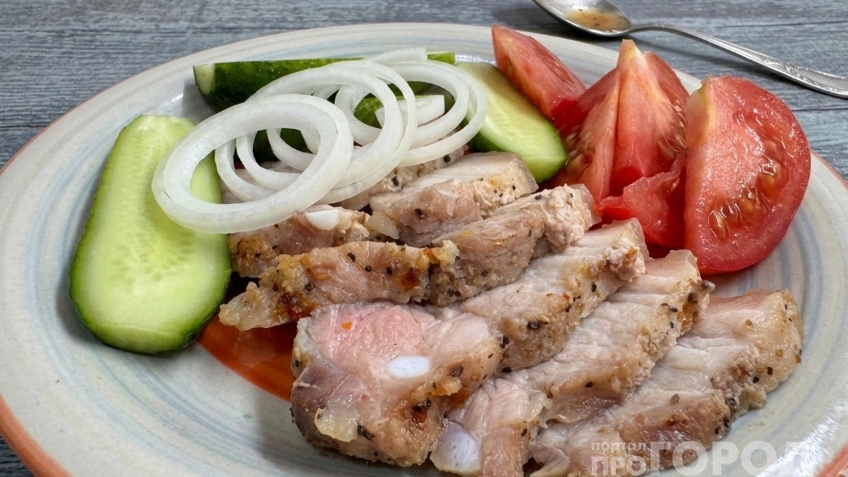 Духовкой больше не пользуюсь: делаю мясной деликатес в банке - ароматная грудинка со специями тает во рту