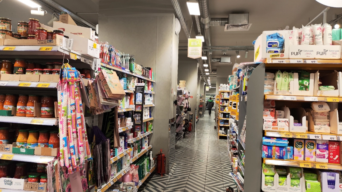 Зачем в супермаркетах поставили на товары переливающиеся ценники: на кого рассчитана уловка - не поверил пока не попался