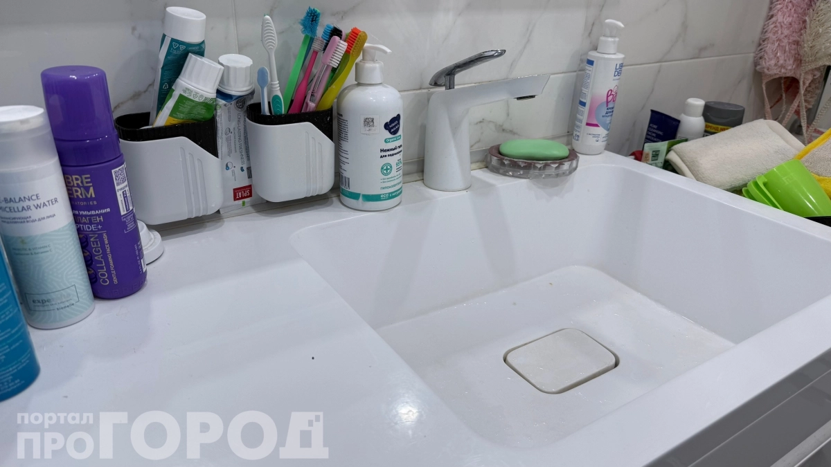 Белая сантехника снова сияет: японский секрет борьбы с матовым налетом, который работает на 100%