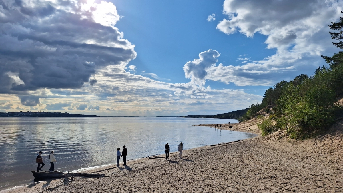 Отдохнуть на бережку не получится: начали действовать новые правила парковки у рек и озер - за что накажут рублем