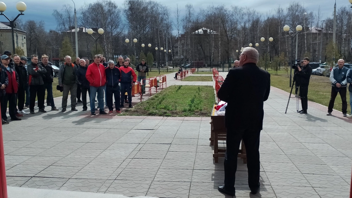 В Новочебоксарске простились с известным хоккеистом