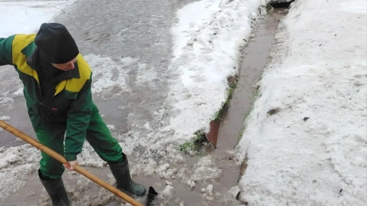 Новочебоксарск справляется с последствиями непогоды