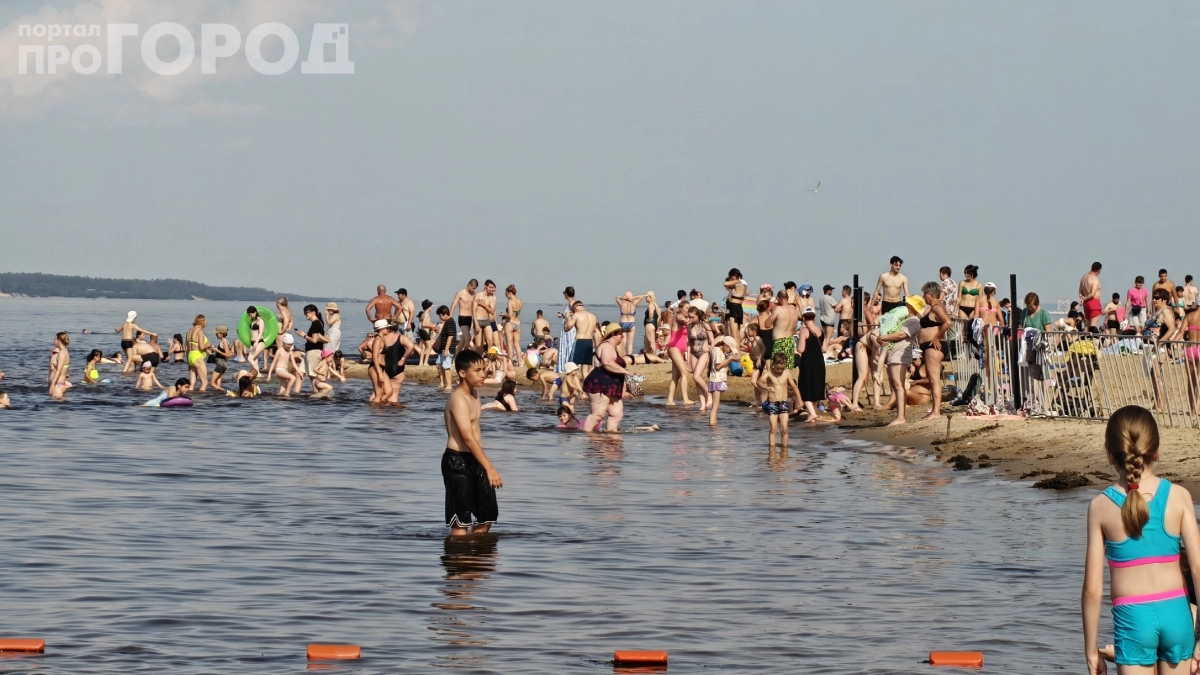 На пляж в Сочи больше ни ногой: в Турции песок и лежак за 100 рублей, а у нас — булыжники и дороговизна
