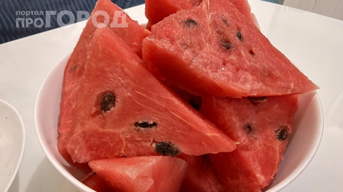 Купил арбуз в апреле и не пожалел: врачи сказали, что он безопаснее июньского