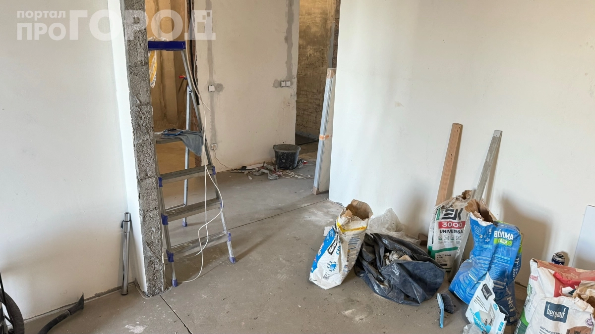 Сосед сверлил в обед и получил штраф 80 тысяч: юрист объяснил, когда ремонт становится незаконным