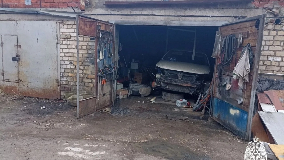 В Новочебоксарске произошел пожар в гаражном кооперативе