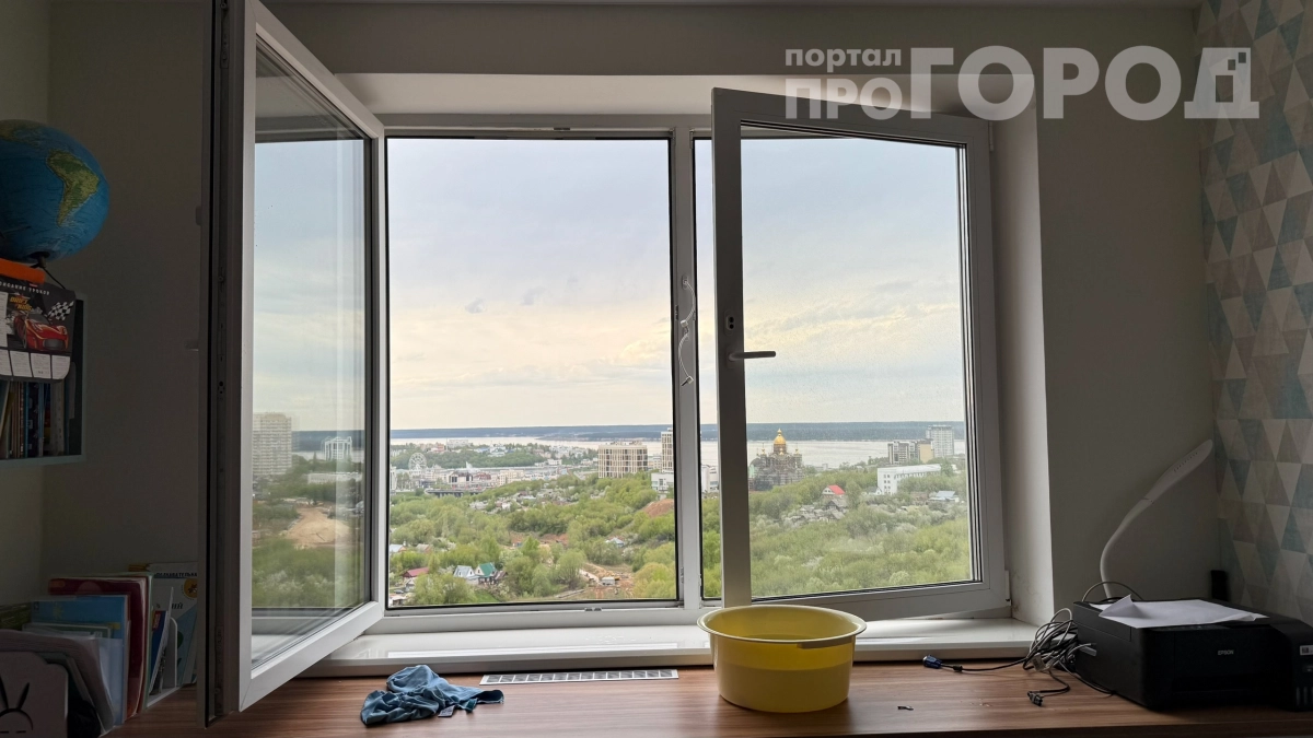 Окна блестят, как новые, а я не потратила ни рубля на химию: секрет средства из 5 ингредиентов — делюсь рецептом