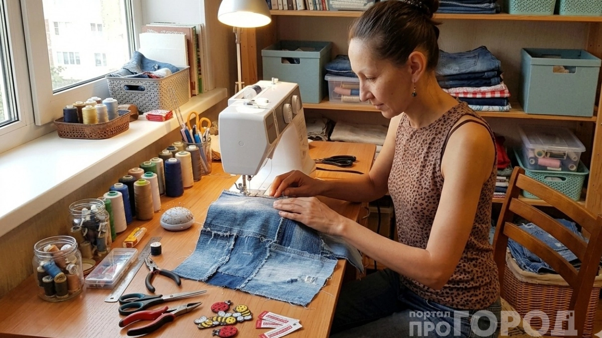 Не выбрасывайте рваные джинсы: одна пара джинсового старья решает две дачные проблемы - соседи сразу оценили