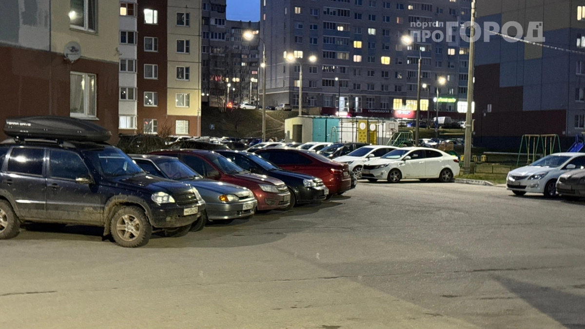 Почему хитрые водители всегда паркуются с вывернутыми колёсами: 3 причины, о которых вы не знали