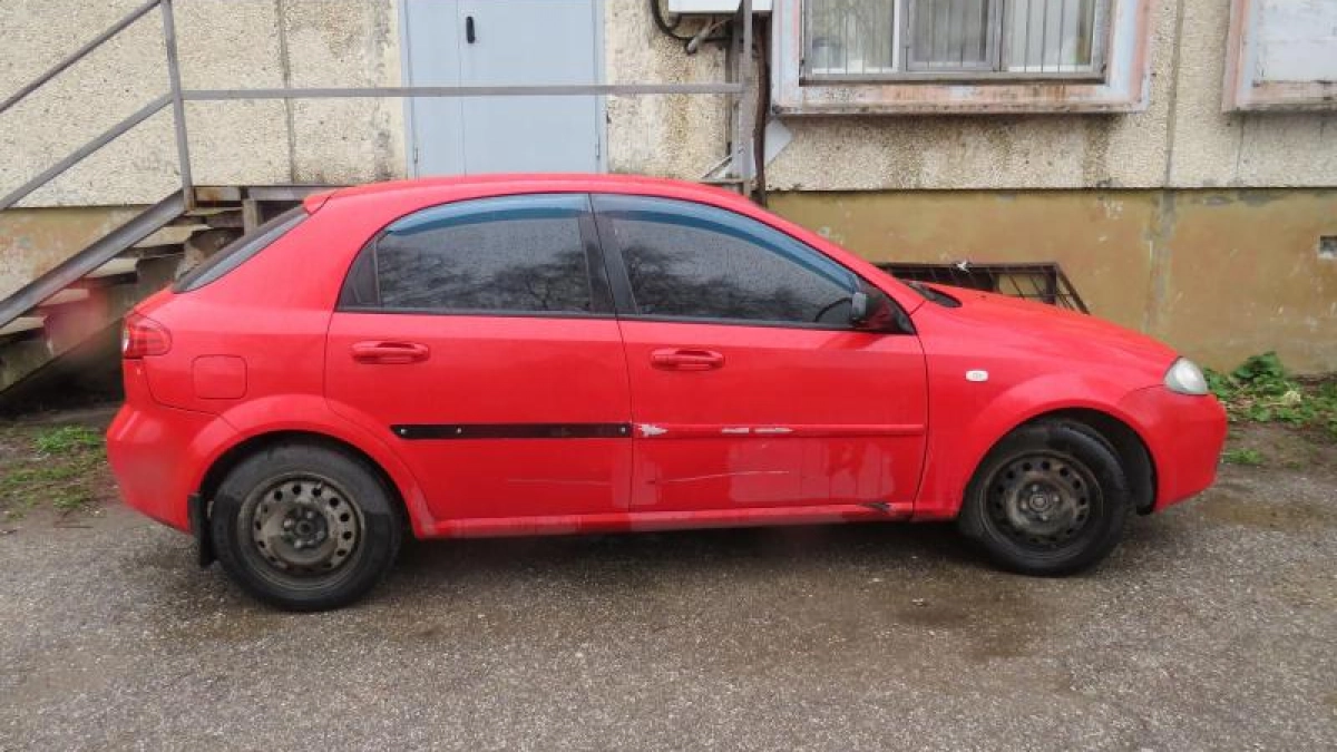 В Новочебоксарске угнали Chevrolet с ключами — водитель просто хотел домой