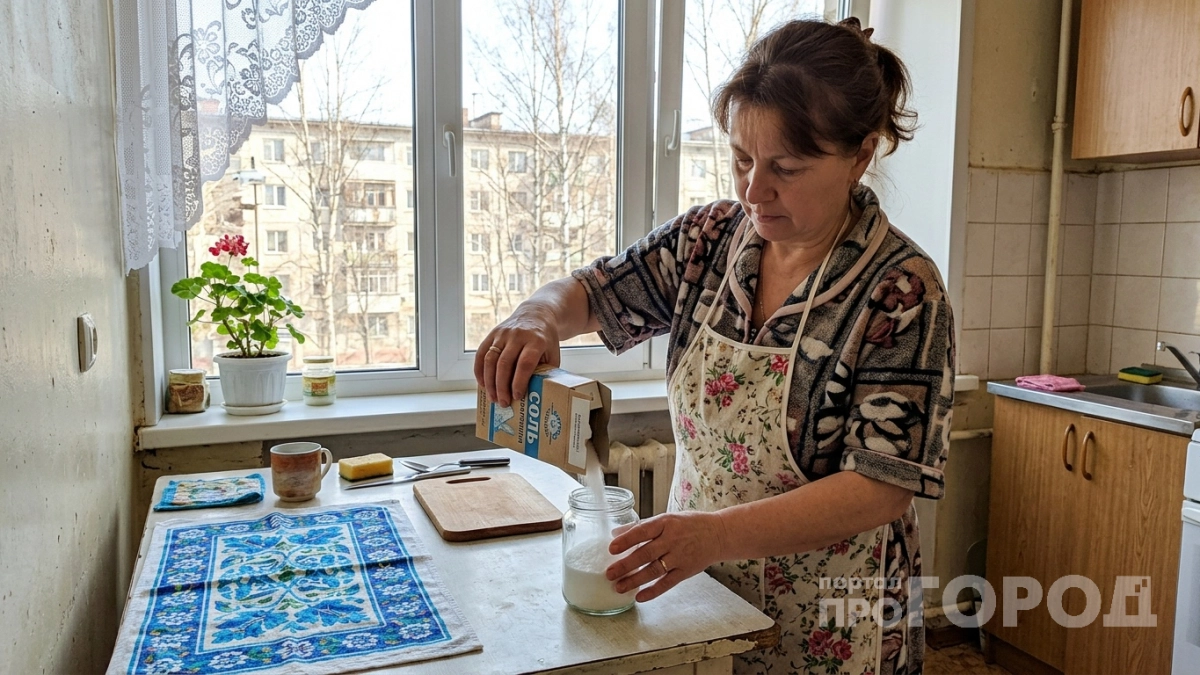 Беру стакан с солью, но не для еды: ставлю на подоконник и все лето бед не знаю — так делали еще в древней Руси 