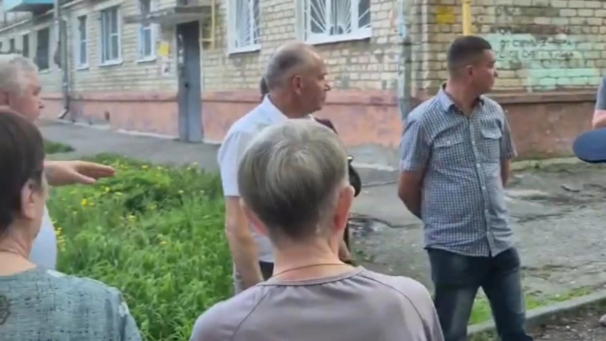 Власти Новочебоксарска встретились с жителями Молодежной улицы
