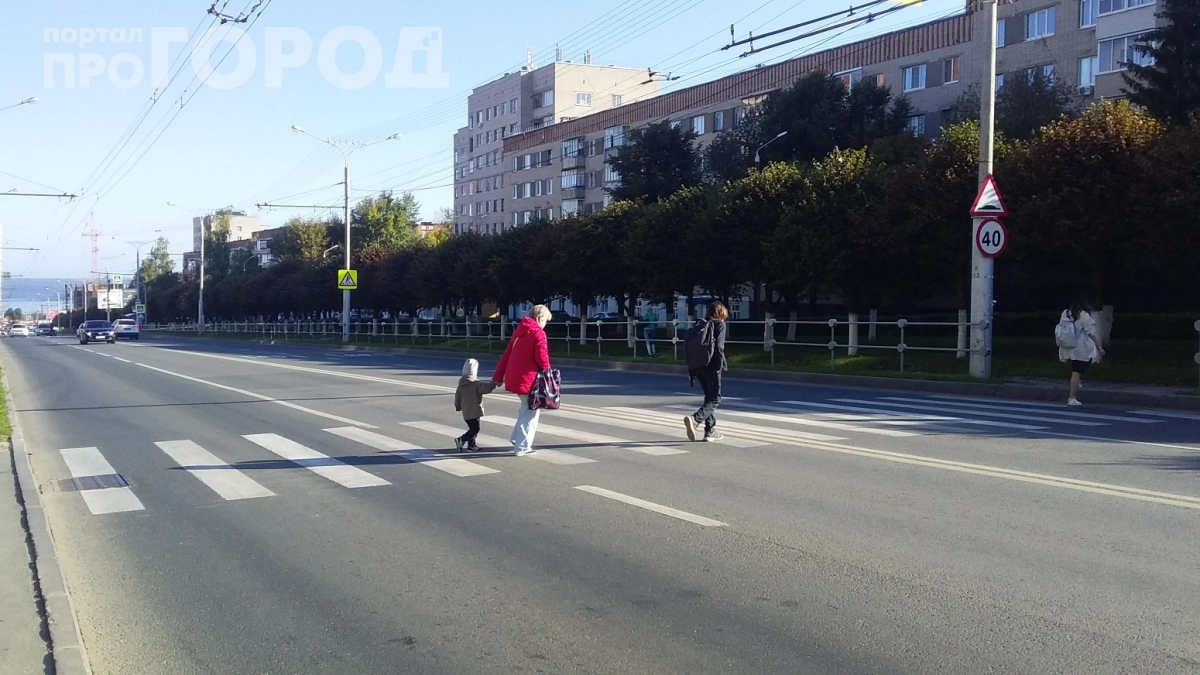 «Шаг на зебру больше не работает»: когда на самом деле водитель обязан уступить пешеходу