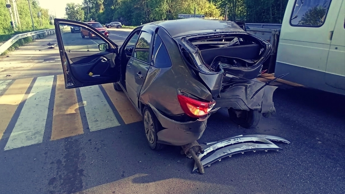 В аварии на улице Промышленной в Новочебоксарске пострадали три человека