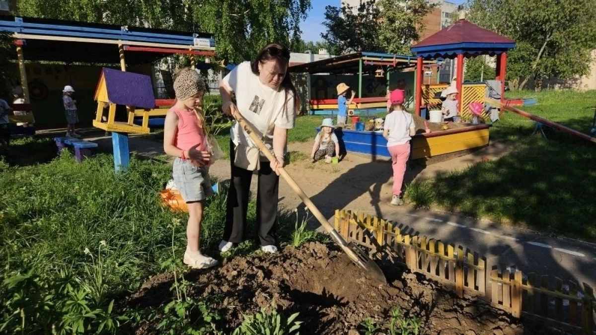 Новочебоксарских дошколят привлекли к облагораживанию города
