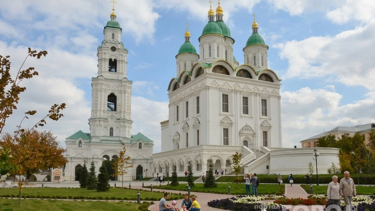 Город, рожденный в 1395 году: кремль на Волге и колыбель ханских золотых ворот — что посетить