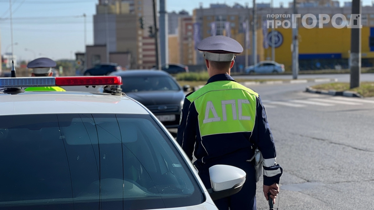 «Телефон на стол!» — почему водители всё чаще отказываются выполнять эту просьбу инспектора