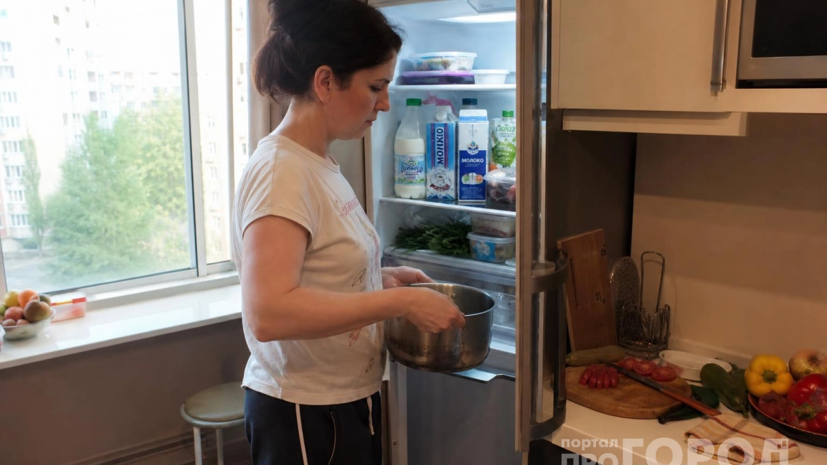 Холодильник теперь вкусно пахнет: копеечное средство, которое убирает запах и наледь за одну ночь