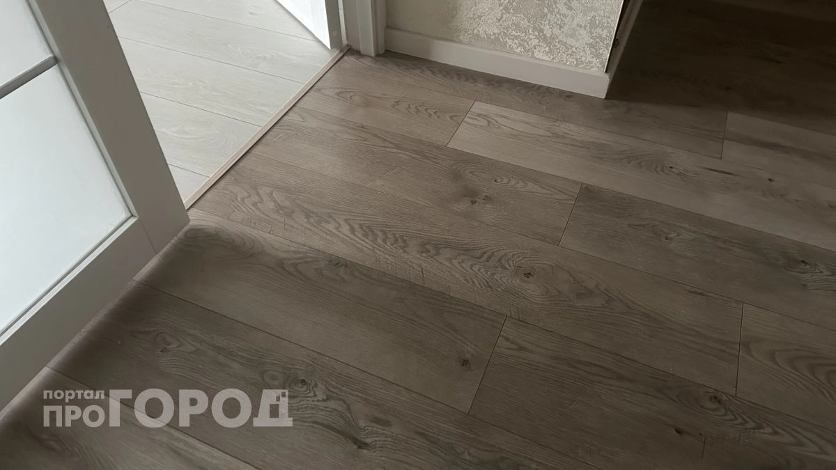Я выкинула швабру и тряпку: мою полы руками за 5 минут и результат чище, чем клининг