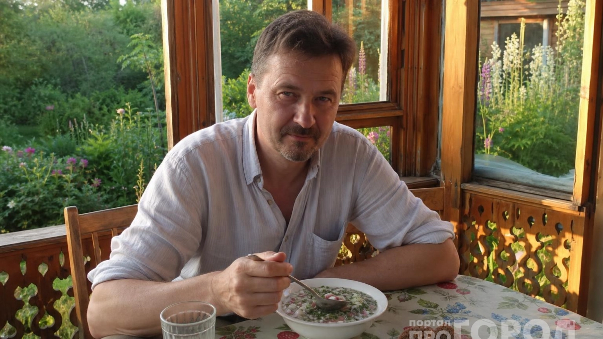 Забудьте о квасе с кефиром: фирменная заправка к окрошке в разы вкуснее и ароматнее