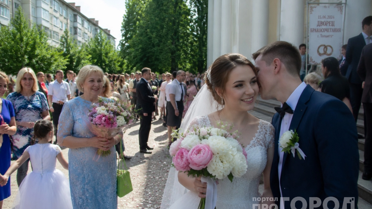 Сколько денег дарить на свадьбу, чтобы не опозориться: 3 главных правила свадебного этикета