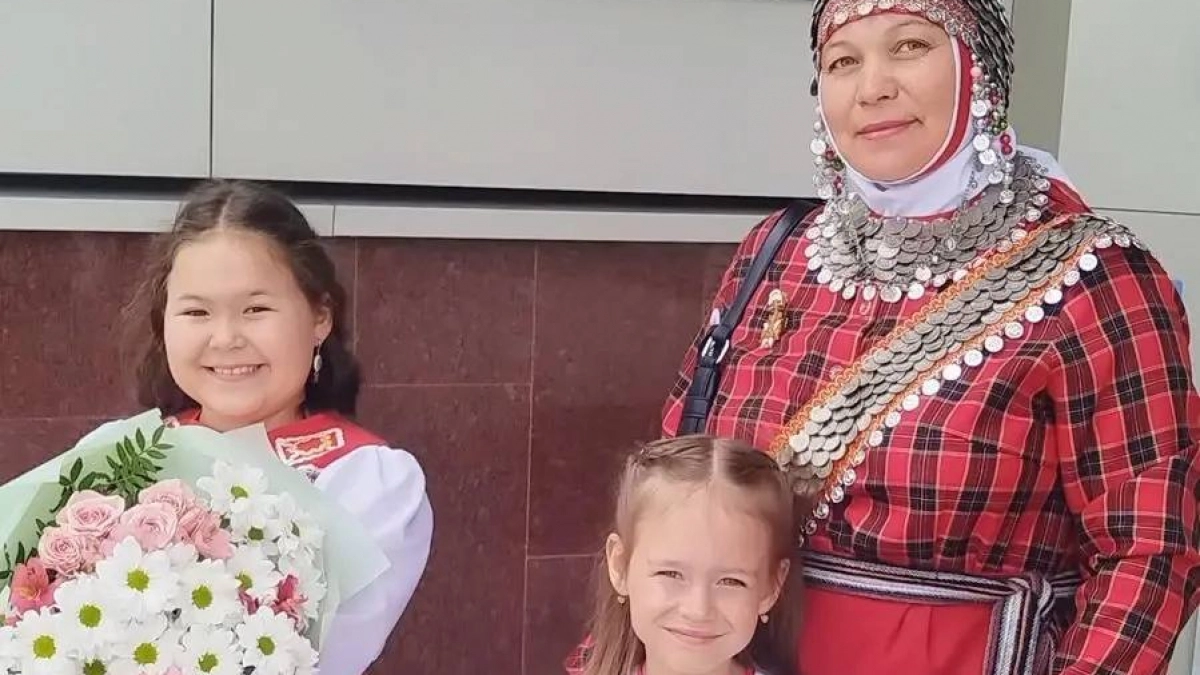 Многодетная мама из Новочебоксарска Вера Майорова получила почетную награду "Анне"