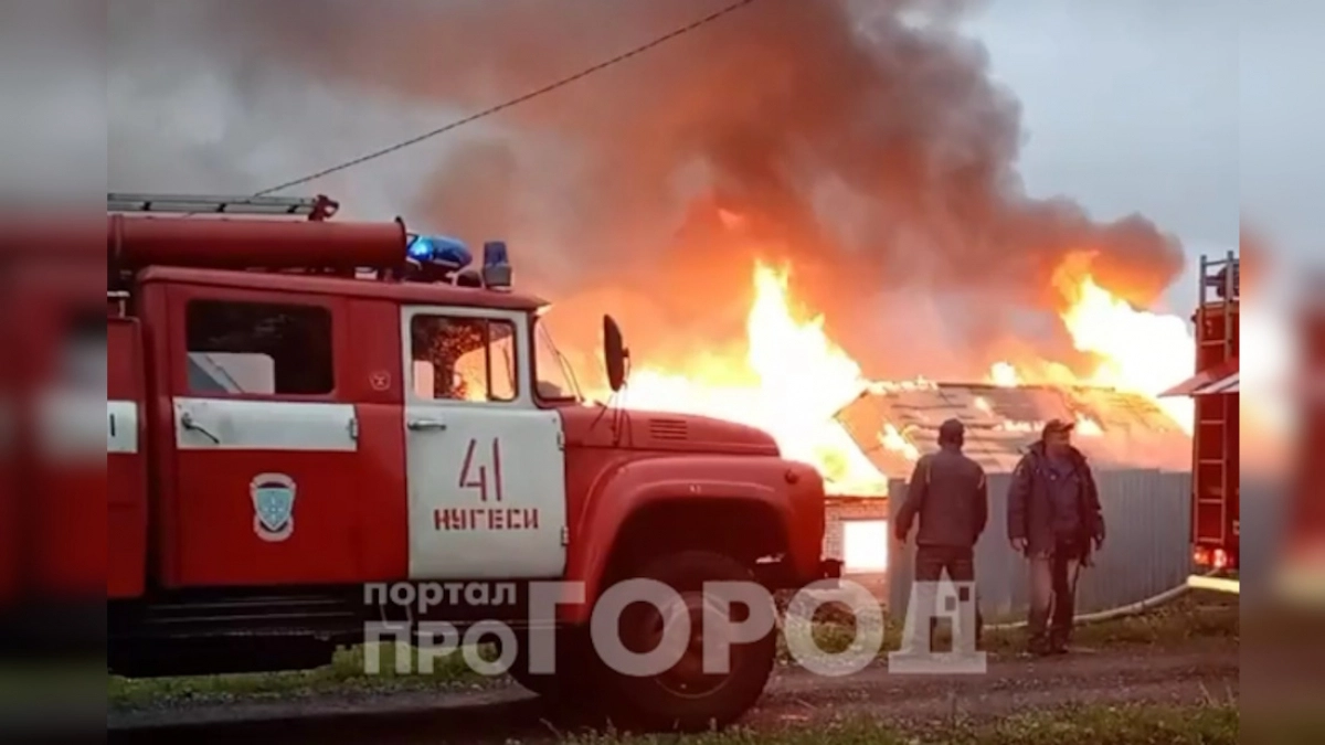 Под Новочебоксарском при пожаре в доме очевидцы сообщают о гибели хозяйки