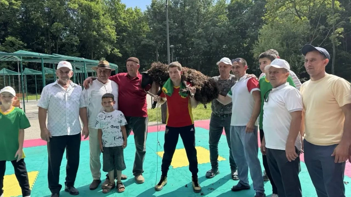 В Ельниковской роще с размахом отметили Сабантуй