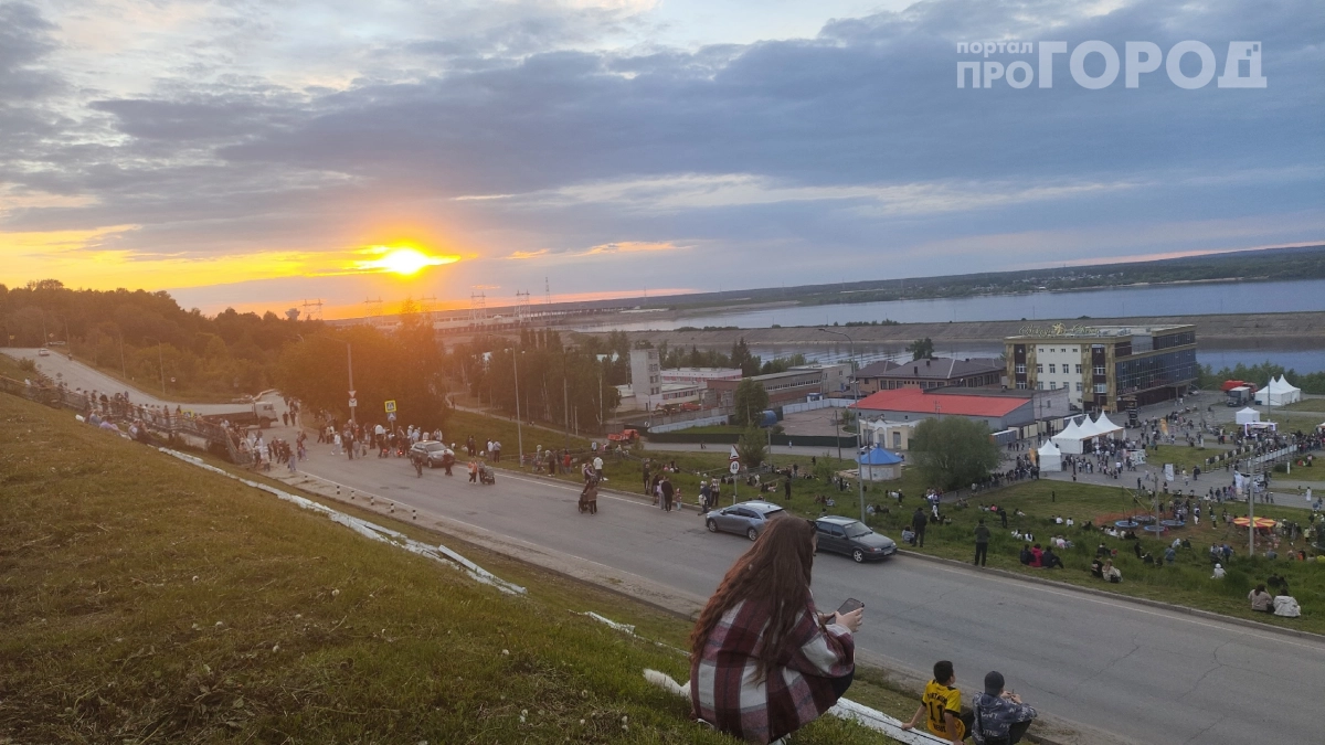 Пересушенная земля и мощный антициклон: эти регионы накроет жара, какой не видели полвека