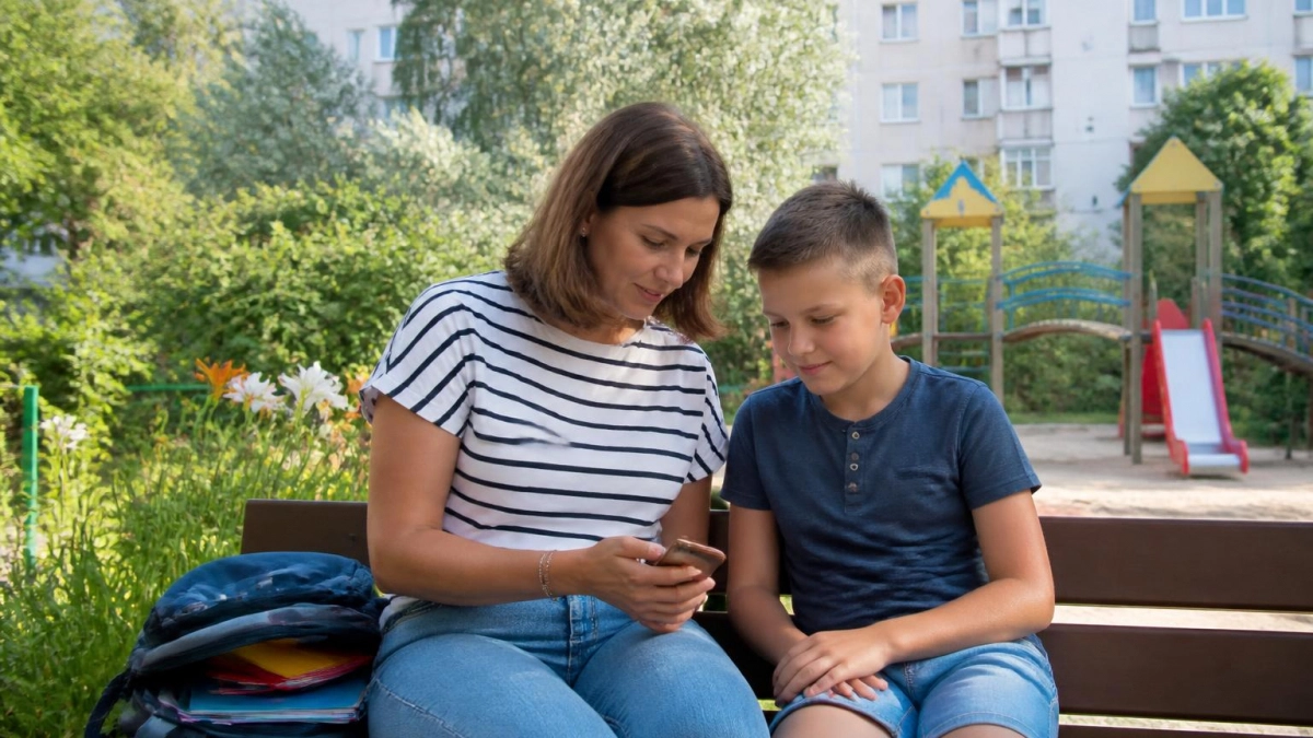 Опасные сети, которые охотятся на ваших детей: 5 скрытых угроз нового учебного года, о которых не говорят в школе
