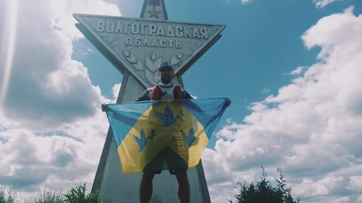 Новочебоксарец в одиночку пробежал почти тысячу километров до Волгограда: тепловые удары, судороги и борщ