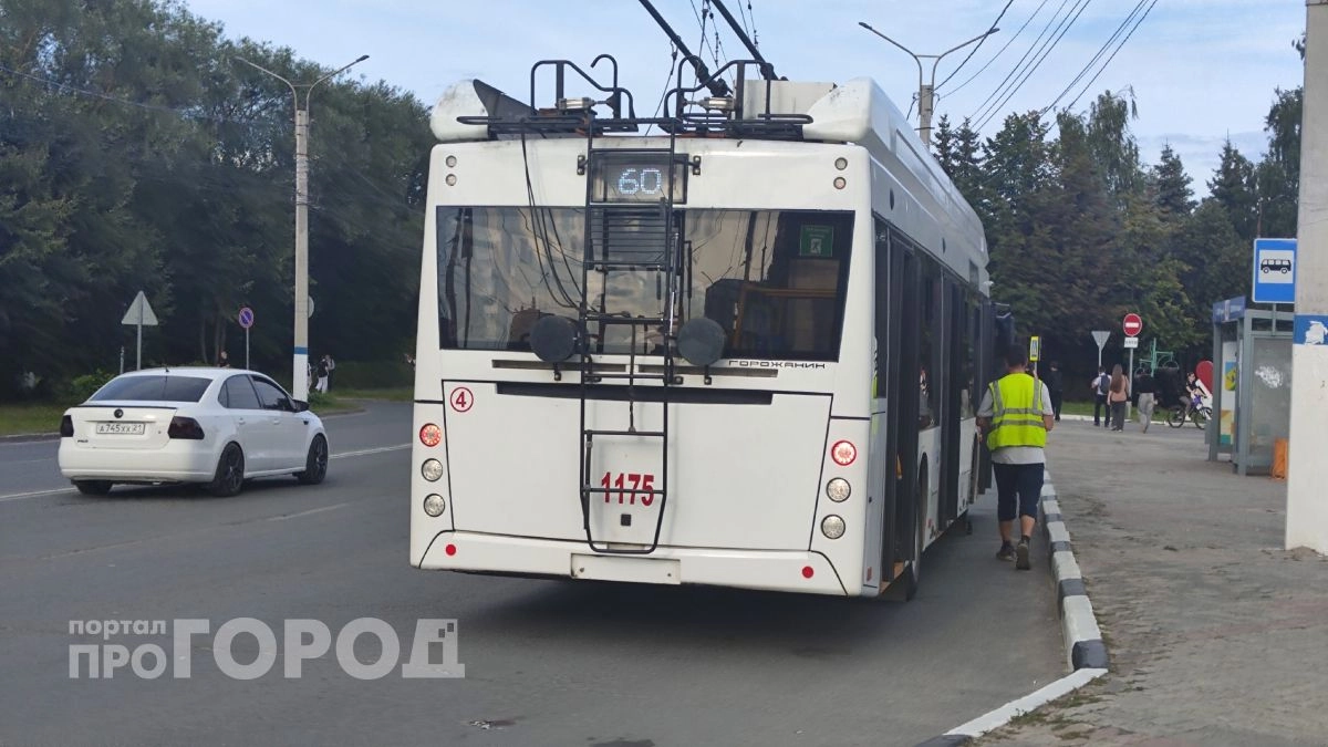 В Новочебоксарске негабаритные авто дважды за день оборвали троллейбусные провода