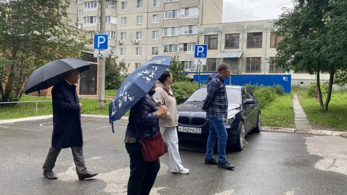 В микрорайоне Юраково Новочебоксарска проверили состояние четырех улиц