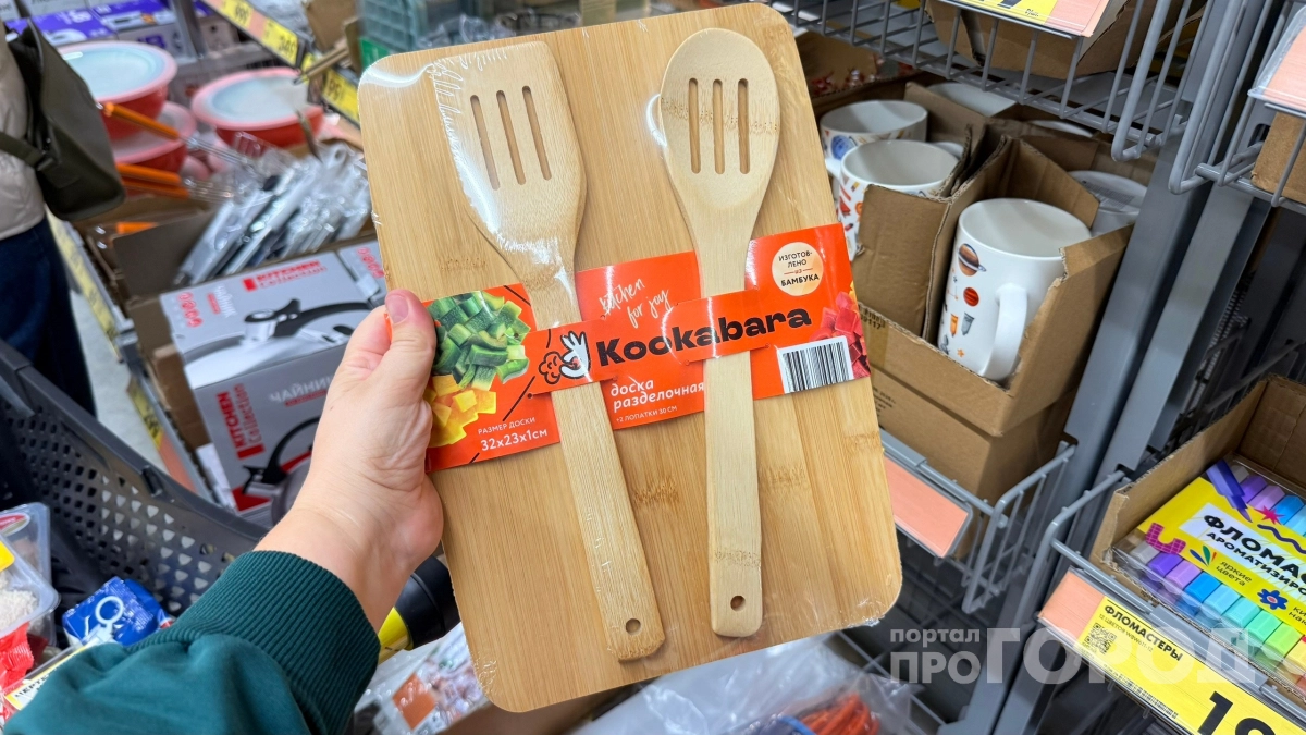 Беру в "Чижике" деревянные лопатки, но на кухню не несу: вот как приспособила их под классный дачный гаджет