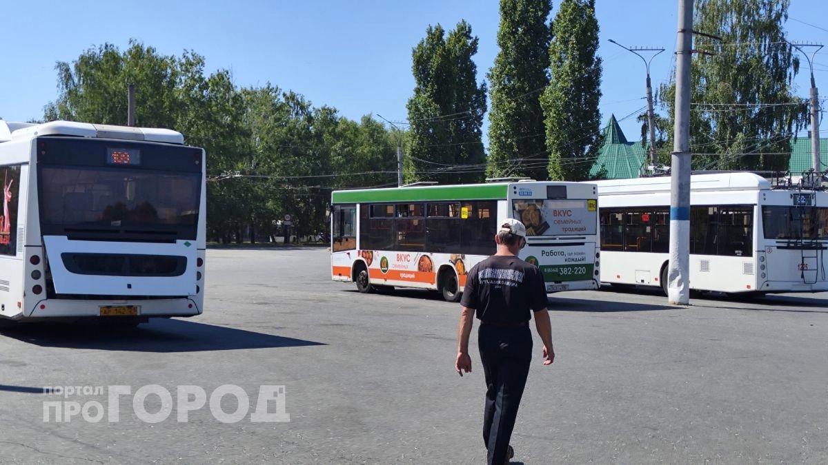 Новочебоксарец взыскал с ЧТУ 150 тысяч рублей за падение в троллейбусе