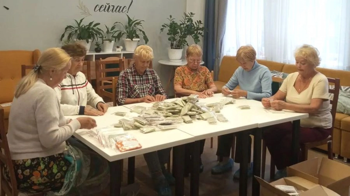 В Новочебоксарске волонтеры собрали более тысячи наборов "сухого" душа для бойцов с передовой