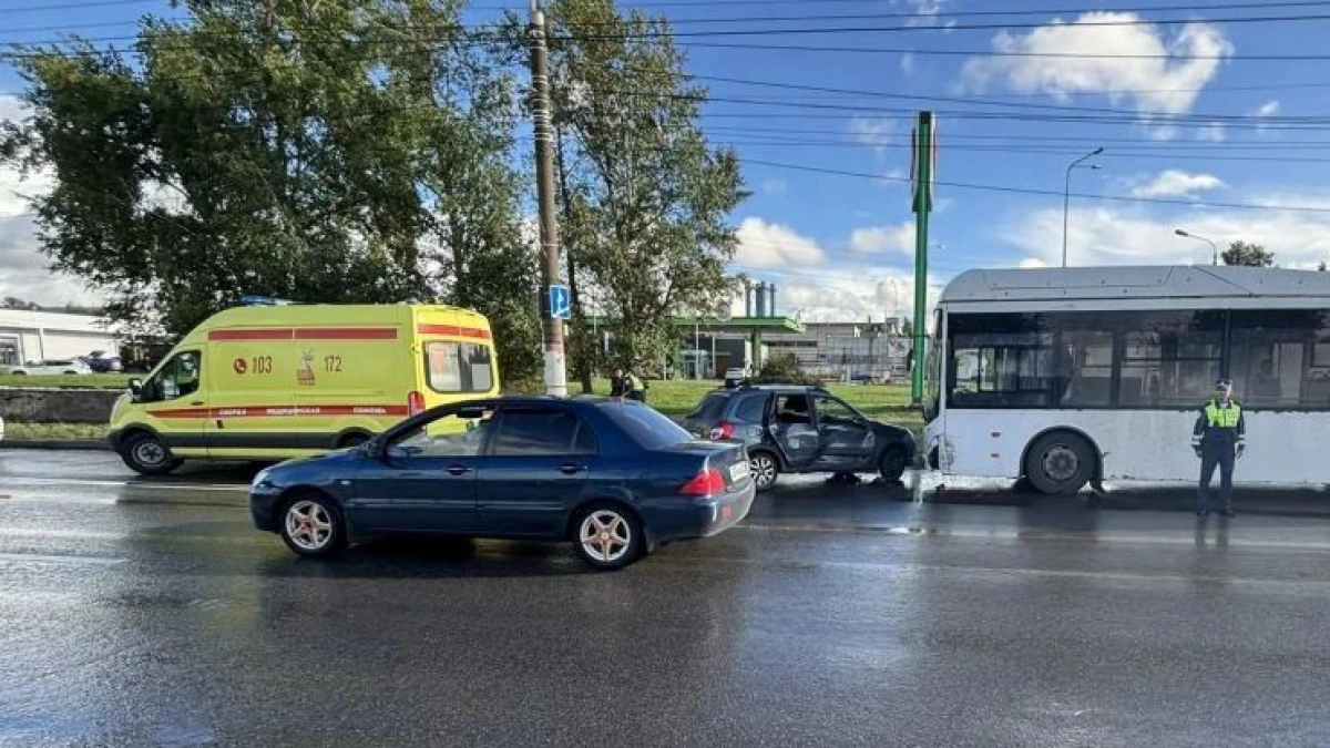 Следовавший в Новочебоксарск автобус попал в ДТП