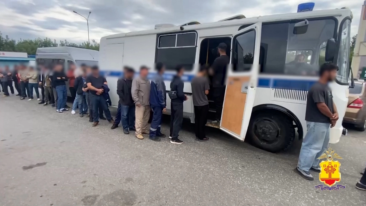 В Чувашии прошли рейды по поиску нелегальных мигрантов: обнаружили 40 нарушителей
