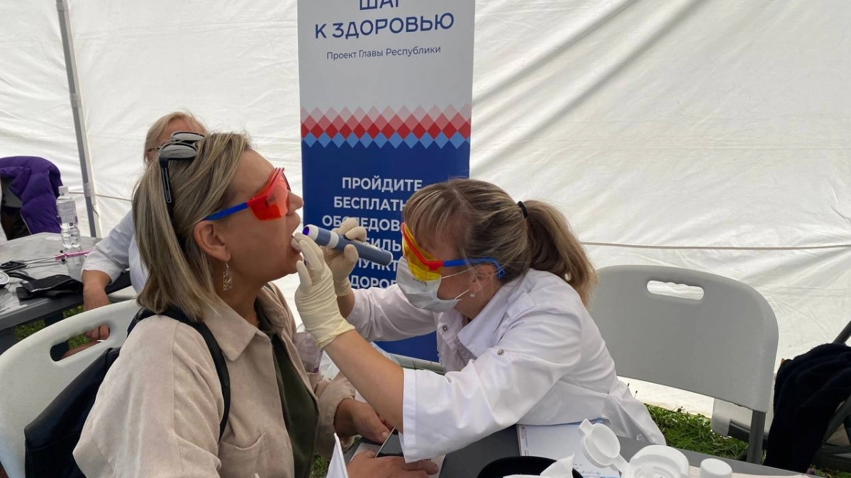 В Новочебоксарске на улице Пионерской развернут пункт здоровья с онкоскринингом полости рта