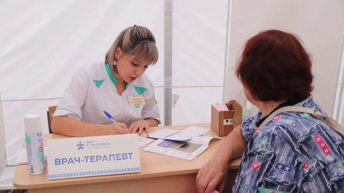 В Новочебоксарске на Пионерской развернут передвижную медицинскую станцию с приемом четырех врачей