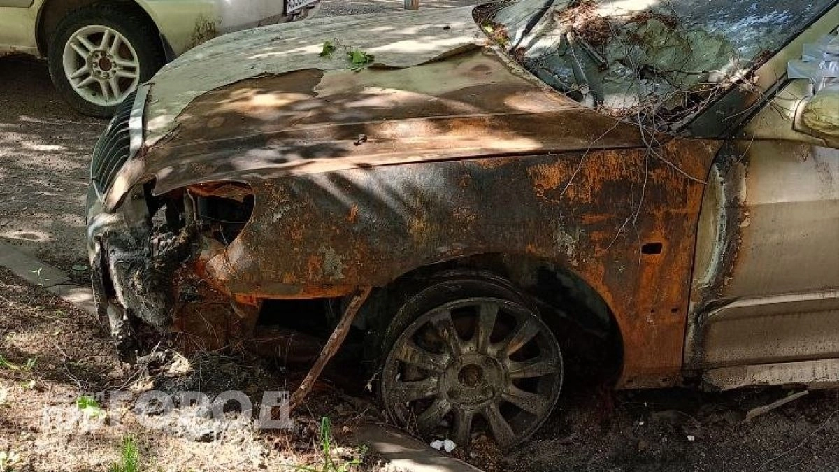 В Новочебоксарске эвакуируют брошенные во дворах машины