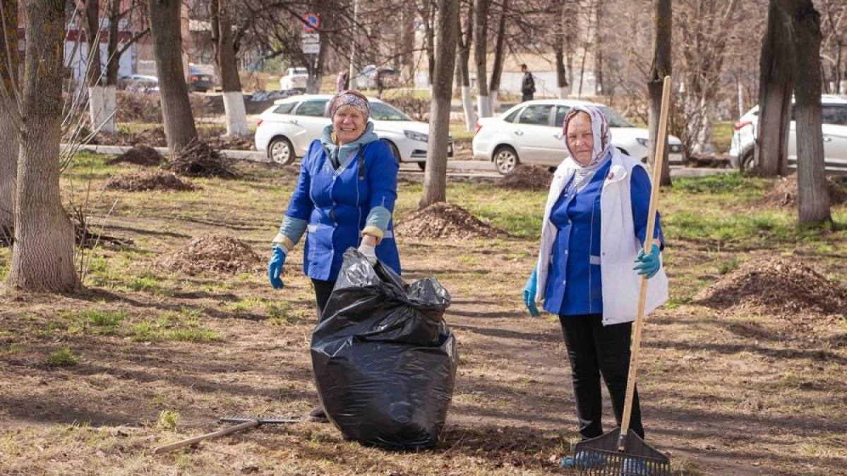В Новочебоксарске стартовал осенний месячник экологической уборки города