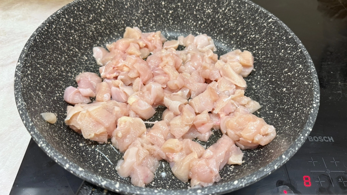 Покупатели массово отказываются от курицы: назван новый лидер среди мяса птицы